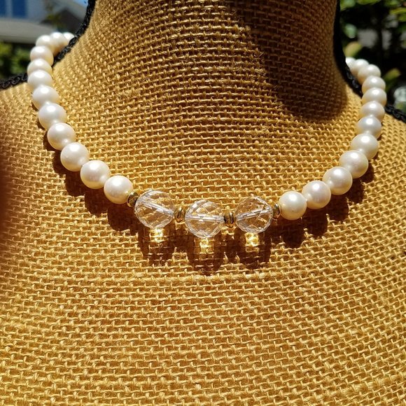 Pearls with Lucite Clear Necklace Earrings Set💋💋 - Picture 2 of 11